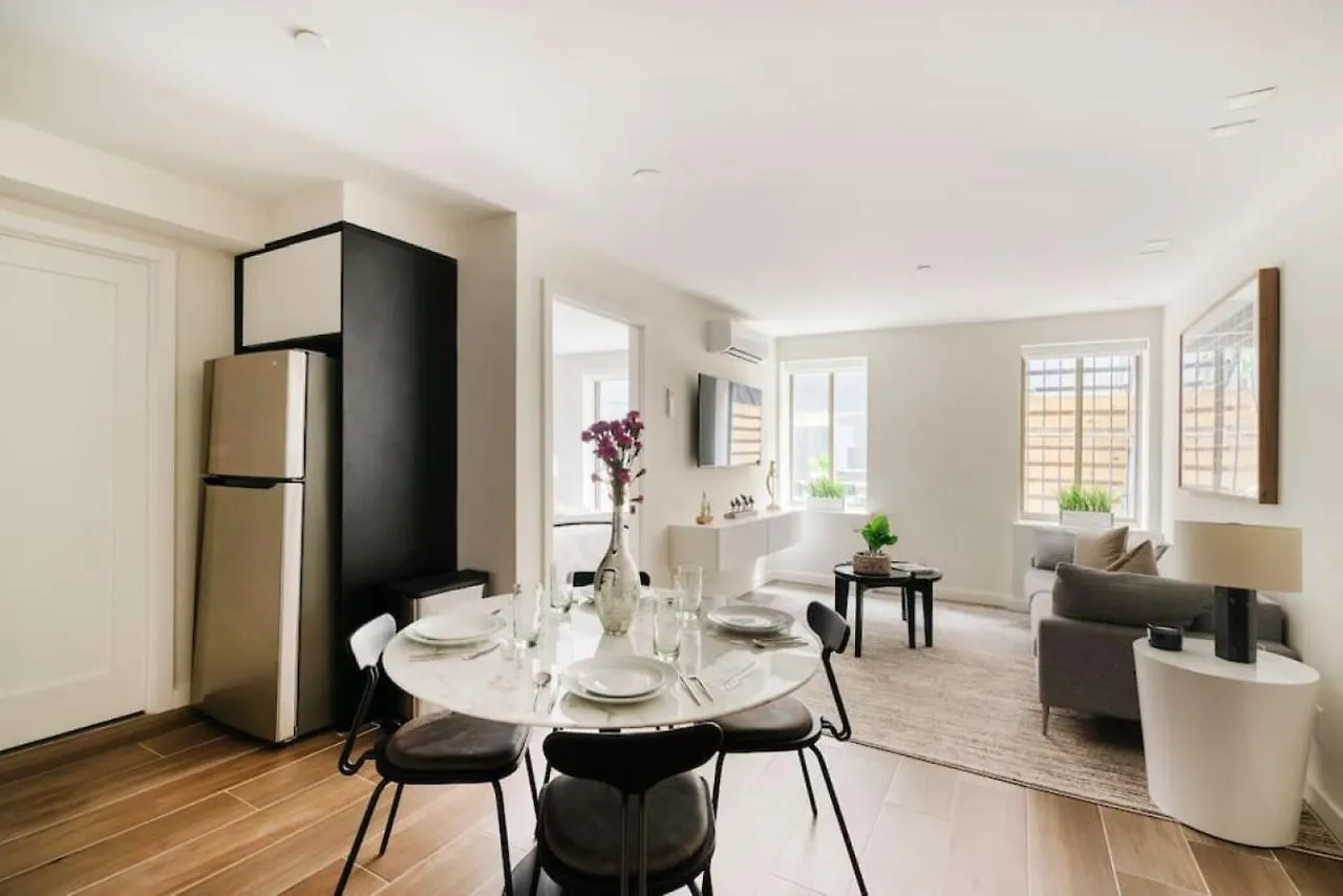 Casa Del Sogno Upper East Side- Massive 1Br W Private Patio Hotel New York