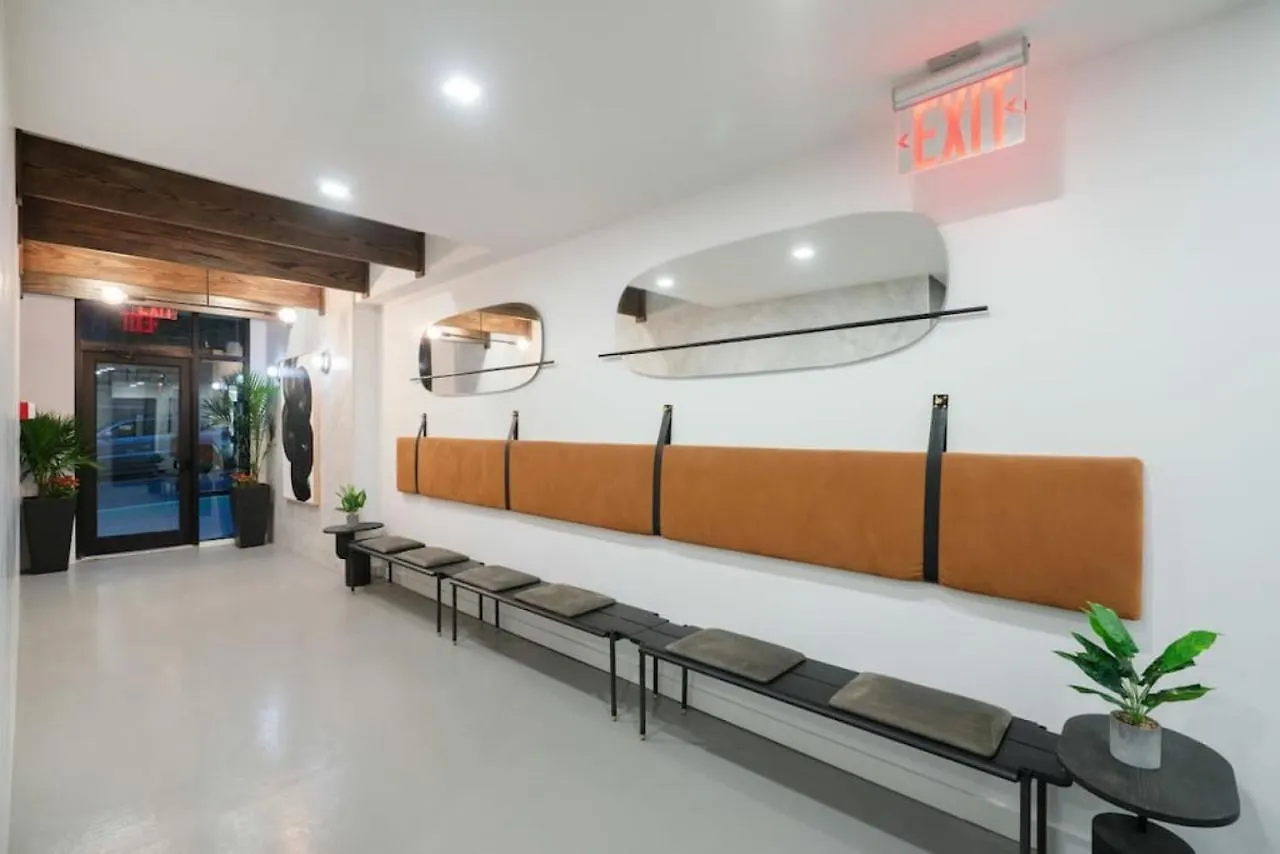 Casa Del Sogno Upper East Side- Massive 1Br W Private Patio Hotel New York
