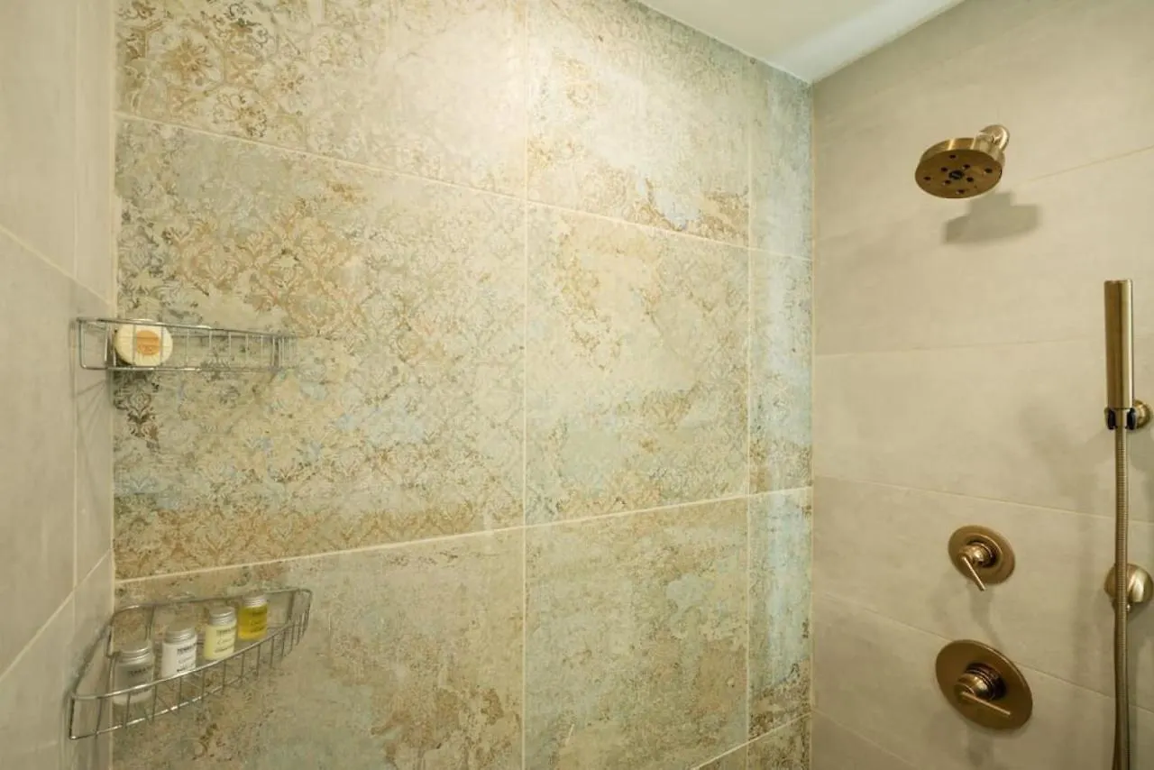 Casa Del Sogno Upper East Side- Massive 1Br W Private Patio Hotel New York